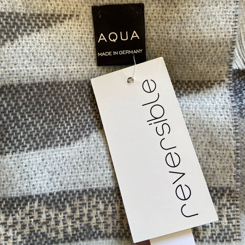 Aqua reversible shawl/wrap - Picture 4 of 6
